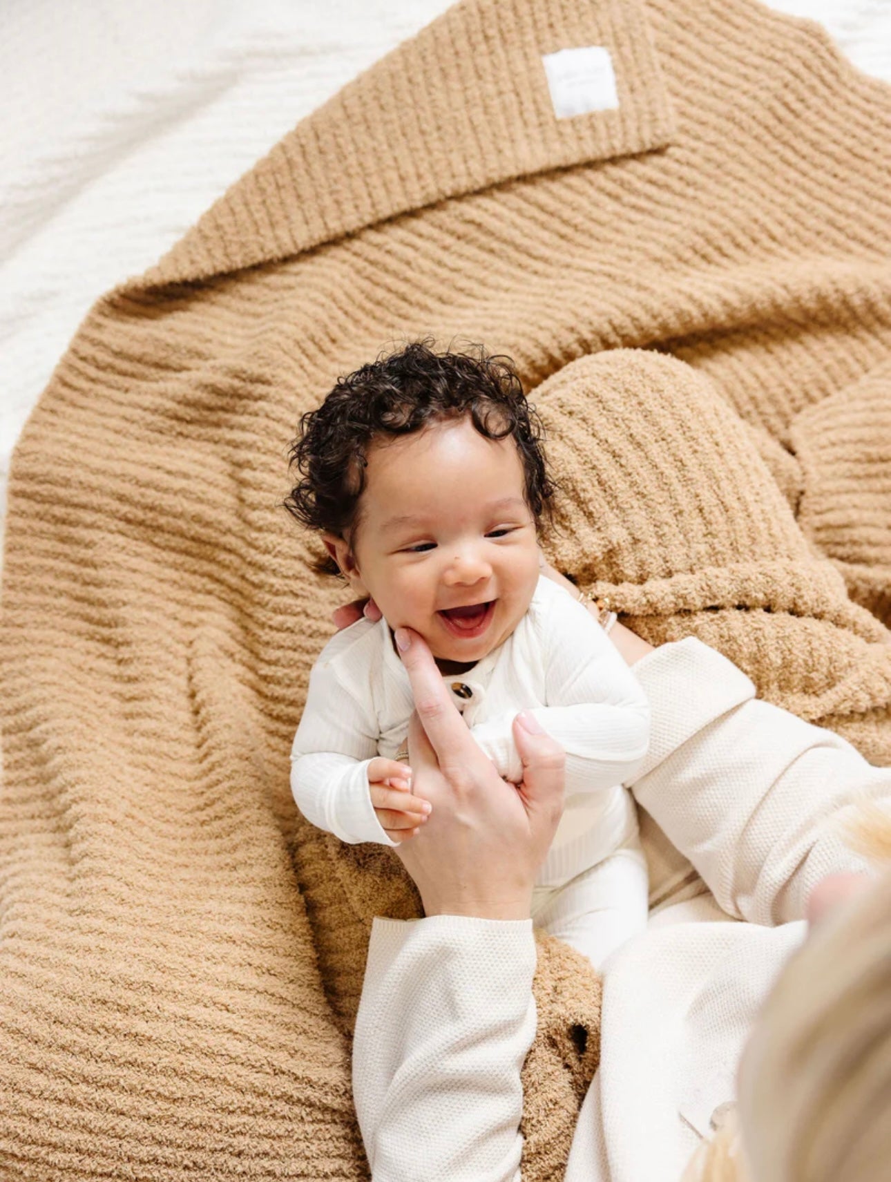 CHENILLE BLANKET - TAN